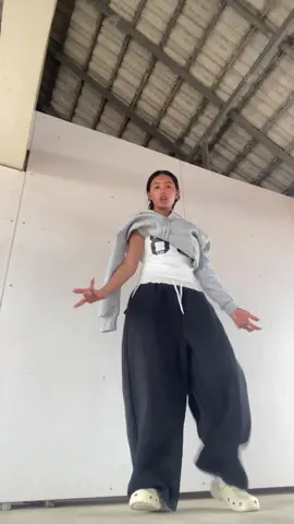 Postឲ្យអស់ខ្ចិលទុក…😴#dance #dancechallenge #foryoupage #foryou #fyp #creatorsearchinsights 