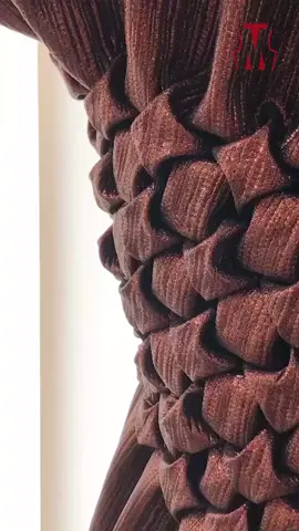 Smocking on trousers, corsetry on top, and delicate organza appliqué — hours of work for a moment of timeless beauty. This is the art of couture @lilyalexx__  #TDMIndonesia #fashionschooljakarta #fashionstudent #FashionDesign 