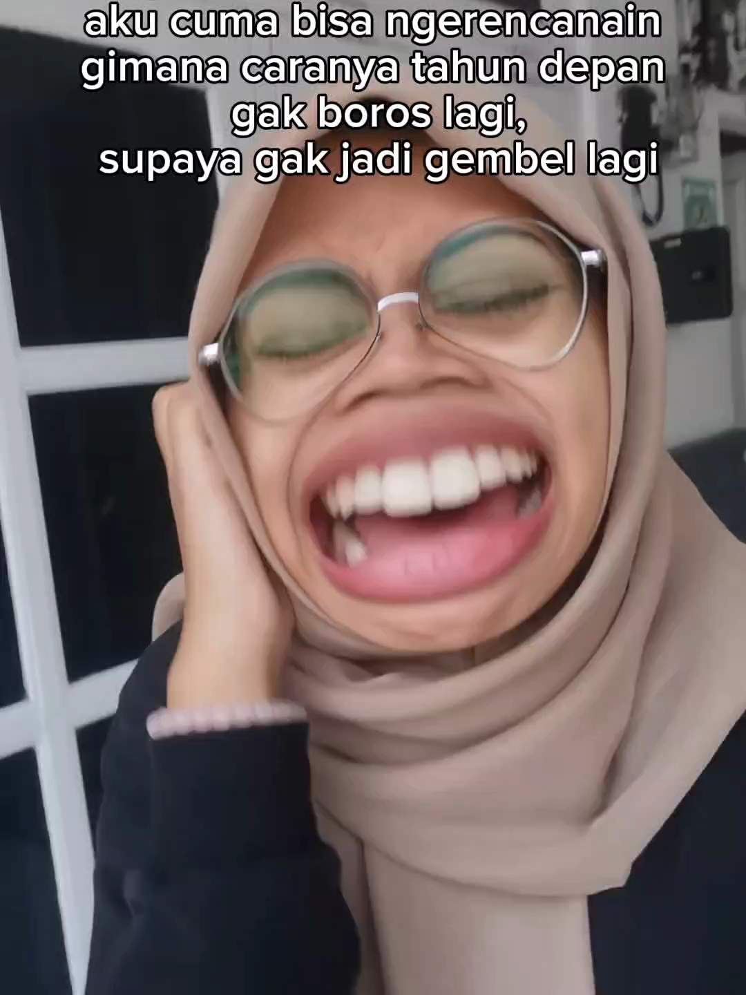 😂 Resolusi tahun baru: jangan boros biar gak jadi gembel lagi! Siapa yang samaan nih? ✋✨ #Resolusi2025 #kontenlucuviral #relateable #ngakak #penginapanmurah #FYPJogja #KomediJogja #JogjaAsik