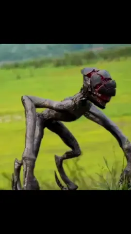 The two people were hunting monsters, but they didn't expect to be surrounded by them #TikTokGemsContest #fyp #fypシ #movie #film #foryou #viraltiktok #viralvideo #tiktok #filmcommentary #movieexplained #tvshowrecap #underrated #mustwatch #ScienceFiction #Sci - FiMovies #Cyberpunk #EpicSciFi 
