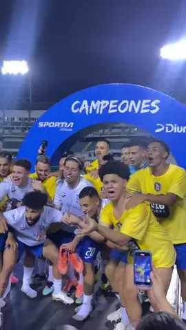 #HCHEntretenimiento | ⚽🥅⚽ ¡Misión Imposible para Honduras! De la mano de #MilagroFlores, así celebró la Selección de Tiktokers de Brasil tras derrotar con un 2-1 a la Selección de Creadores de Contenido de Honduras, ¡El Olímpico estuvo a reventar!