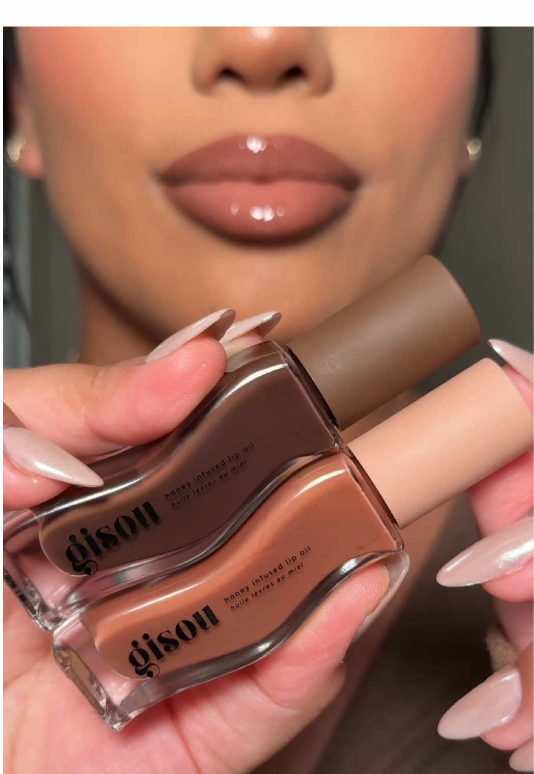 new gisou fall lip oils try on🤎🧸 shades “milky mocha” & “sticky toffee” #gisou #gisoulipoil #fallmakeup #makeup #lipoil 