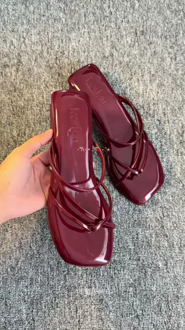 Heels burgundy🤯❤️‼️#heelswanita #heelscantik #heels3cm #heelmurah #karyln 