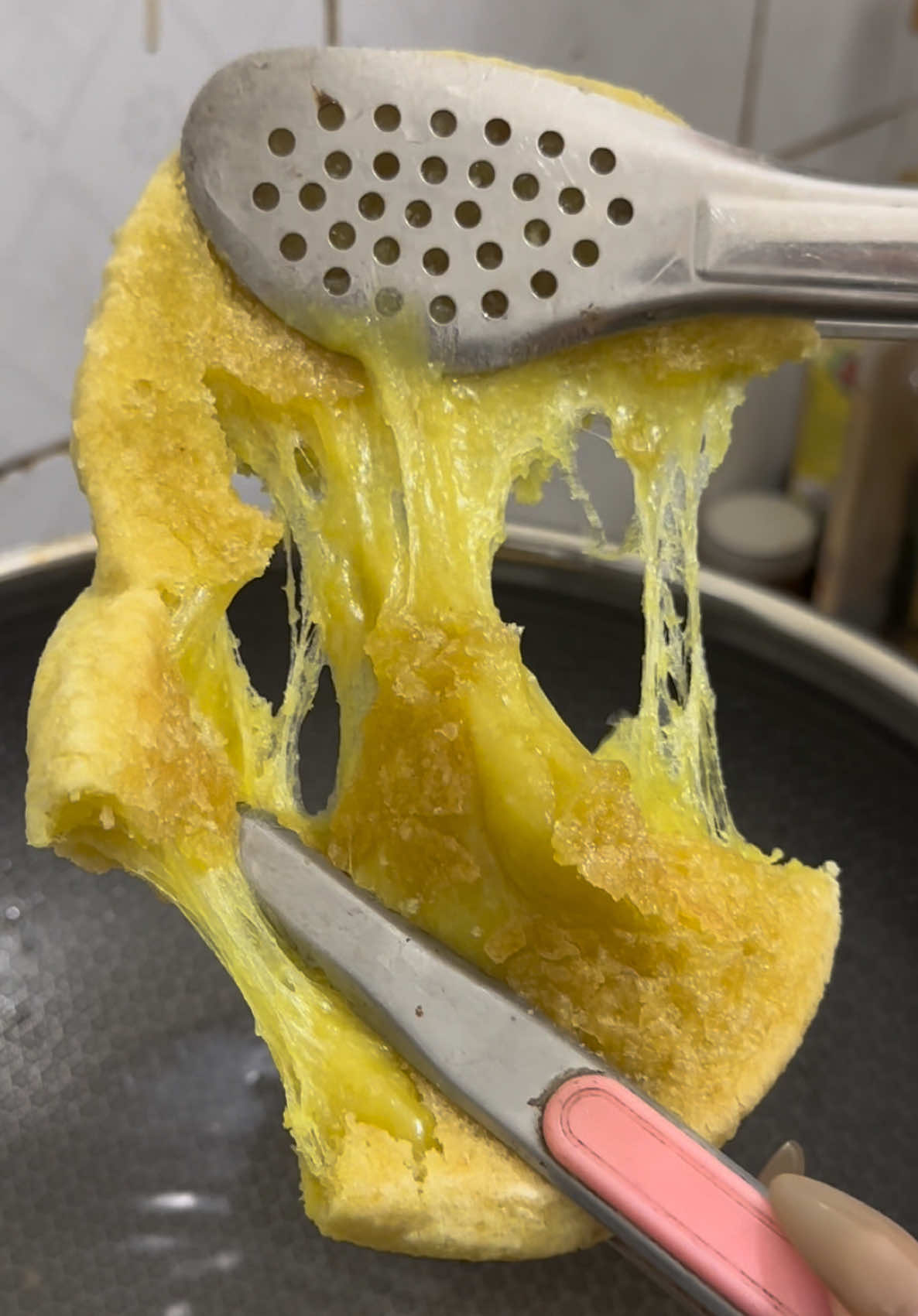 Rán bánh đúng cách em bao dẻo luôn ạ 🥰 #ancungmiahong #bongmiafood #banhdaycomdua #banhday #banhdaygiatay 