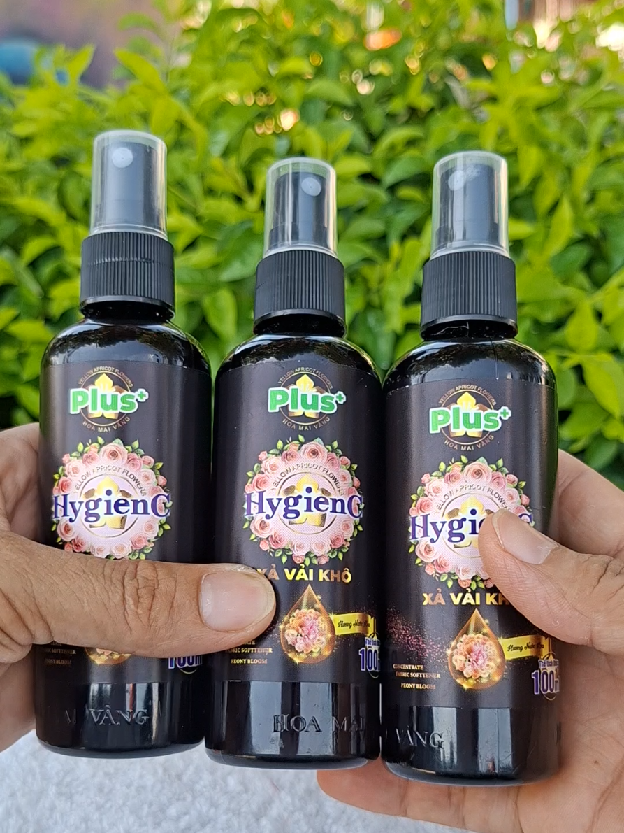 Mưa gió quá mà quần áo mình giặt không có nắng không thơm thì mình tham khảo cái chai xịt vải khô HygienC này nha mấy bà. thơm lắm nha.#xitvaikho #xitvaikhohygienc #xitvaikhoquanao #giadungnhatram88 #giadungtienich @Gia Dụng Nhà Trâm 