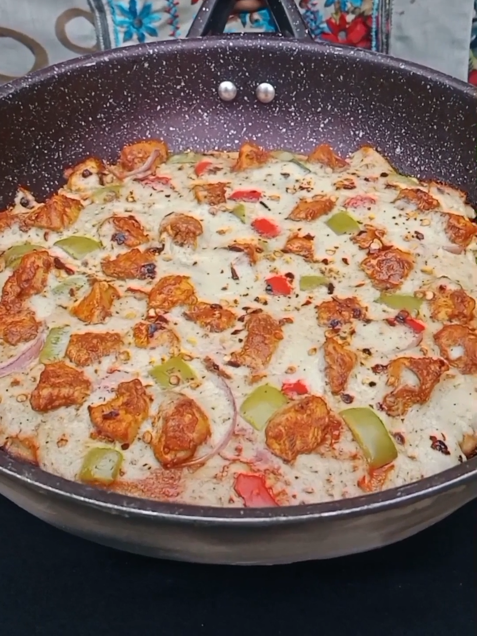 How to Make Pizza at Home on Tawa | Pizza Recipe Without Oven | Homemade Chicken Pizza Recipe #pizzarecipe #chickenpizza #pizzalover #crispybook #EasyRecipe 