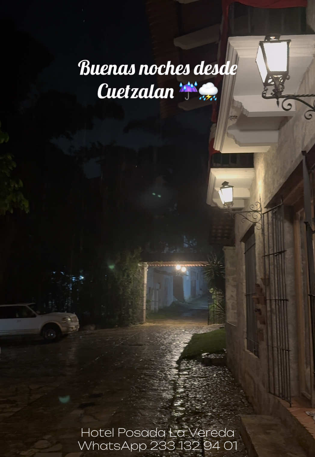 ¿Buscas hotel en Cuetzalan Pueblo Mágico? 👋😃 Te esperamos pronto en Hotel Posada La Vereda  🔰En el hotel contamos con habitaciones para 2 personas con cama tipo Queen y balcón con vista al pueblo en $990.  O en $1200 con cama King y balcón, en la parte más alta del hotel. 🔰Habitaciones con cama matrimonial en $850 por noche para 2 personas. 🔰Contamos con Glamping con cama matrimonial para 2 personas en $590. 🔰También contamos con habitaciones para 4 personas con 2 camas Queen size en $1,450 por noche.  🔰 Habitación con 2 camas matrimoniales y balcón en $1,300 por noche para 4 personas. 🔰 Cabaña sencilla para 6 personas en $2,100 por noche 🔰 Cabañas con cocina para 10 personas en $3,500 por noche. Consulta fotos y precios en nuestros catálogos: ⬇️⬇️⬇️ ‎ https://wa.me/c/5212331329401 *Sujetas a disponibilidad. *Restricción de 2 noches mínimo en temporada vacacional y puentes. *Servicios* 🏊‍♀️ Alberca y chapoteadero 🚙 Estacionamiento 📶 Wi-Fi 🌿 Áreas verdes 🧺 Artículos de higiene personal *Servicios con costo extra* *Tours* ❇️🐾 Recorridos guiados a los principales atractivos del pueblo:  _Tour “3 Cascadas”_ _Tour “Pata de perro”_ 🕙Salidas todos los días 10:00am‼️ Consulta los catálogos para mayor información. _Precios especiales a grupos_ *Temazcal 🔥* Sesión grupal* o privada *Se debe reunir un grupo mínimo de 4 personas Información y presupuesto directamente con el encargado. 📲 (Tel +52 233 759 7606) *Desayunos de 9 a 11 am* Contamos con servicio de desayunos con costo adicional *No contamos con comidas ni cenas *Ubicación* 📍Nos encontramos ubicados en Calle Pinolaco No. 72 Col. Centro Junto a gasolinera Mobil, a solo 15 minutos caminando a la iglesia principal. *Horarios* 🕒Check-in: 3:00 p.m a 11:00 p.m. 🕛Check-out: 12:00 p.m. *Información y Reservaciones:* 📞📲Llamadas y WhatsApp ⁨ 233 132 9401⁩  Consulta nuestros catálogos ⬇️⬇️⬇️ ‎Sigue este enlace para ver nuestro catálogo en WhatsApp: https://wa.me/c/5212331329401