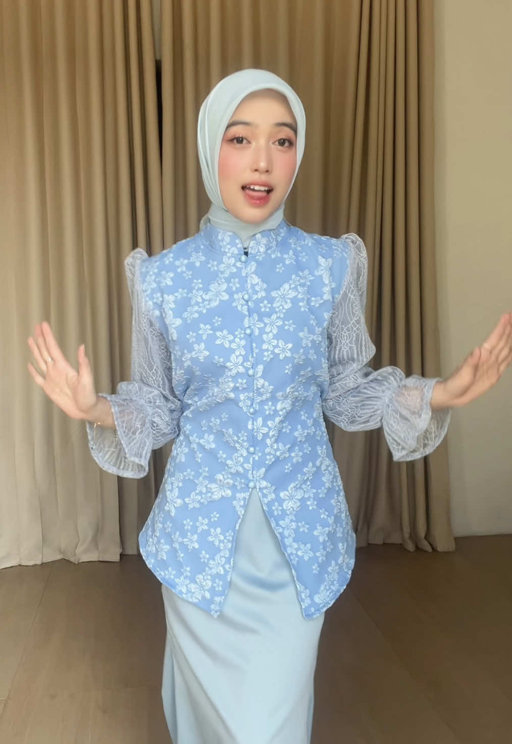 Selya kebaya Biru #kebayawisuda #kebayalamaran #bajukondangan #kebayabiru 