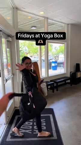 Love starting my Friday afternoons with the best people evaaa 🫶🏼🤩  Full Body Fridays at @Yoga Box @Kimberly #fypシ #sandiego #yoga #Fitness #trending 