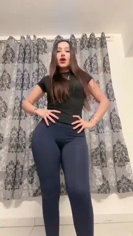 #teens #bootycheeks #forbiddenpants #fakebodytiktok #leggings 