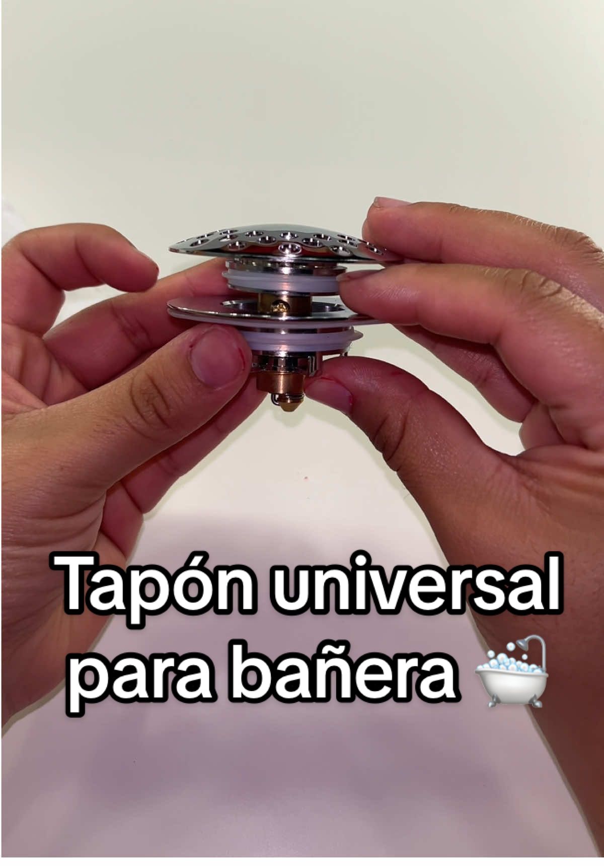 Necesitaba mucho un tapón para mi bañera y este me encantó ☺️ #bathtub #drain #plug #stopper #universal 
