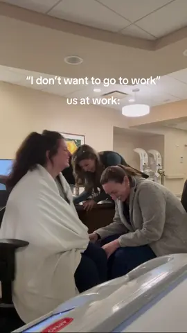 and we love using our lunch break to yap and go on a walk @Lex @Zoraida Novark      #nursetok #nightshiftnurse #nurse #besties #rn 