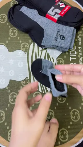 Đeo vào chân nó thoải mái nó dễ chịu#xuhuongtiktok #lephuongsansale #tatcocaonamnu  @Lê Phương Săn Sale 