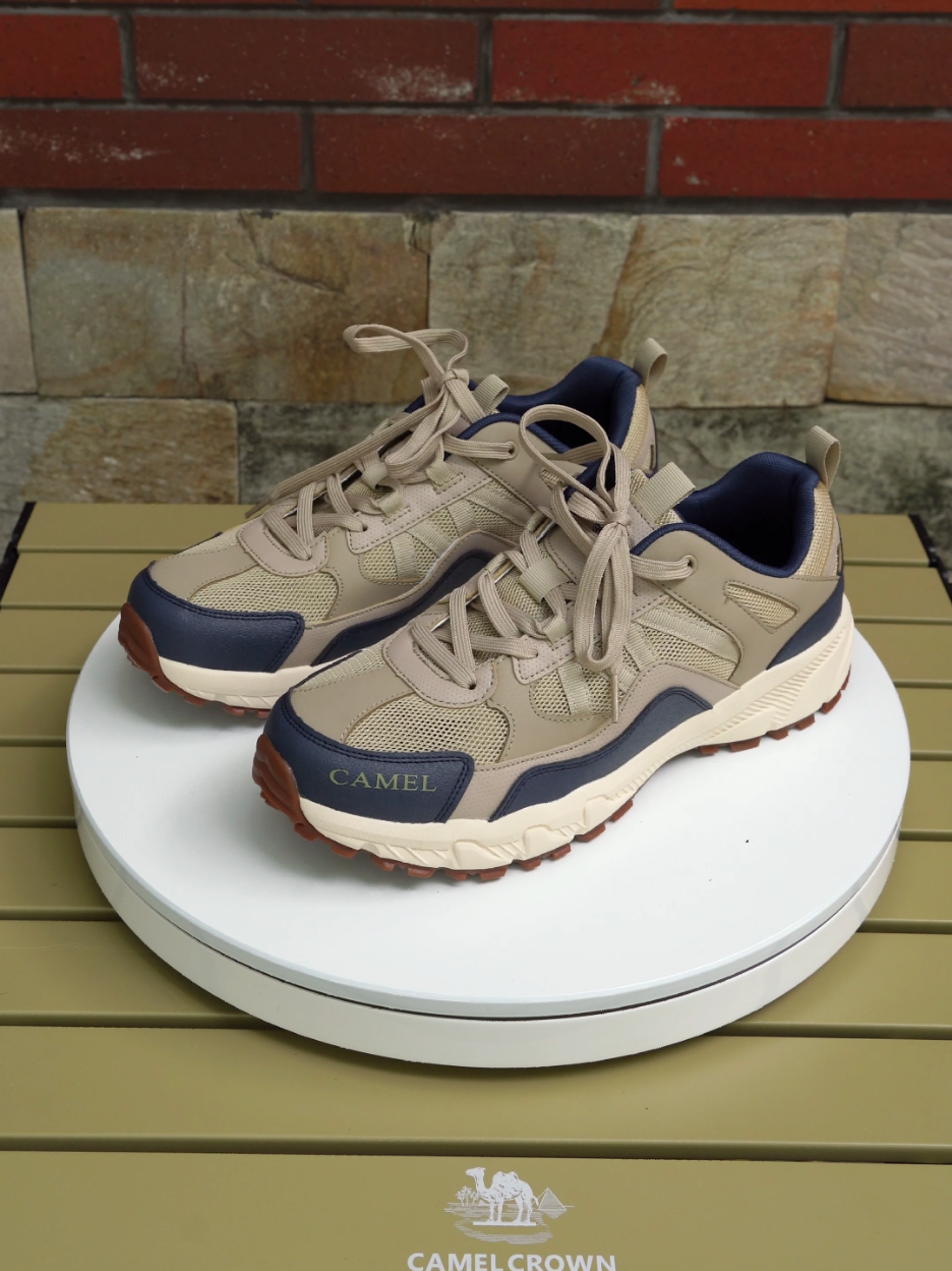 Design kasut hiking yang lawa & function pun mantap. Nak style pun boleh! 💪  #CamelHiking #gayamendaki #camelcrownphilippinesofficial #camelcrown 