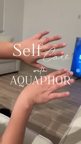 My feet needed help😑🦶🏼 Thank you @AquaphorUS  I’ve used their repairing foot masks and their repairing hand masks!  10/10 I need a restock though! 