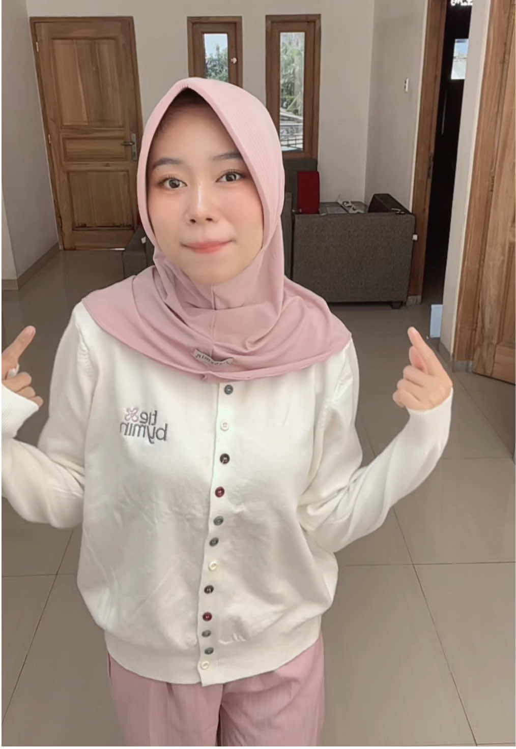 siapa yang udah co cardigan tiebymin?☝🏻 #tiebyminoutfit 