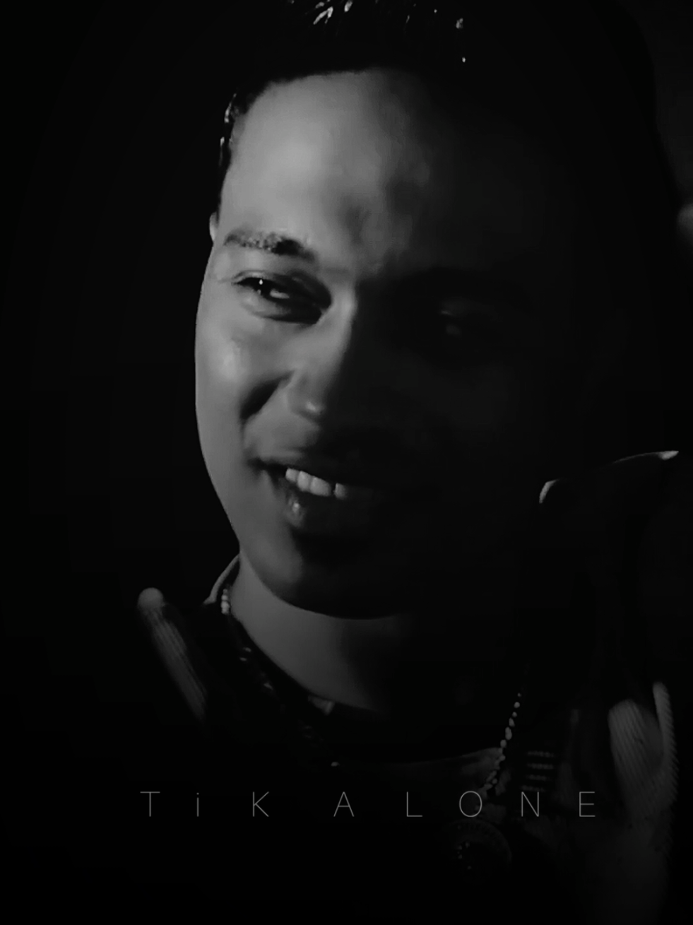 لازم تعدي علي اوشه اخت مليجي🤦🏻‍♂️ عشان تقابل شروق ✨🍁 #تصميمalone #fypシ #foryoupage #محمد_الديب🐺 #الديب 