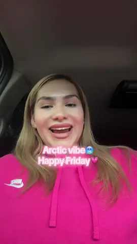 What’s your favorite Celsius?!!! #friday #celsius #preworkout #gym #pink 