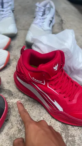 Cuma sepatu volly 🤙😜#fypdong #fyppppppppppppppppppppppp #folowme🌸 #likeaboss #abcxyz #tren #sepatu volly murrah #kargeindonesia #asicsvolleyball #nikevolleyball 