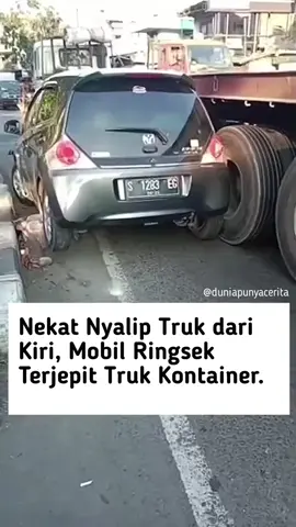 subhanallah😱 Mobil hancur Karena nekat nyalip #kecelakaan #mobil #jangkauanluasfyp 