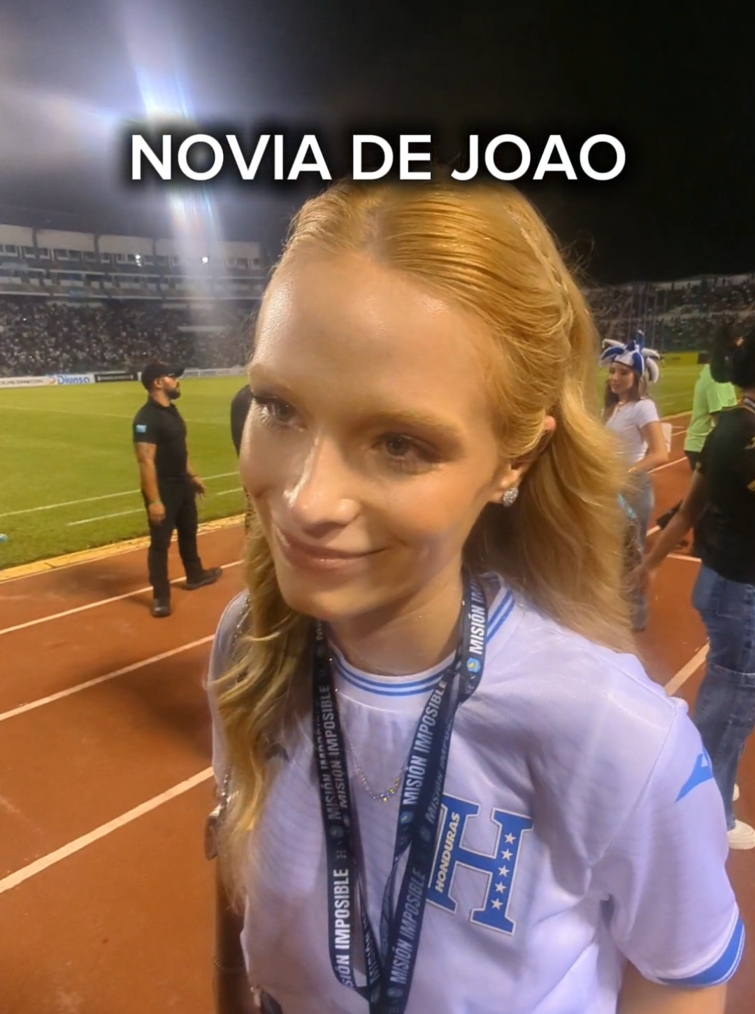 @mariaeduardawustt, novia de @João Ferreira, nos da sus declaraciones  Partido de Tiktokers Honduras vs Brasil EN VIVO desde el Estadio Olímpico de SPS 🇭🇳 #partidodetiktokers #tiktokershonduras #tiktokersbrasil #tiktokers #supremo 
