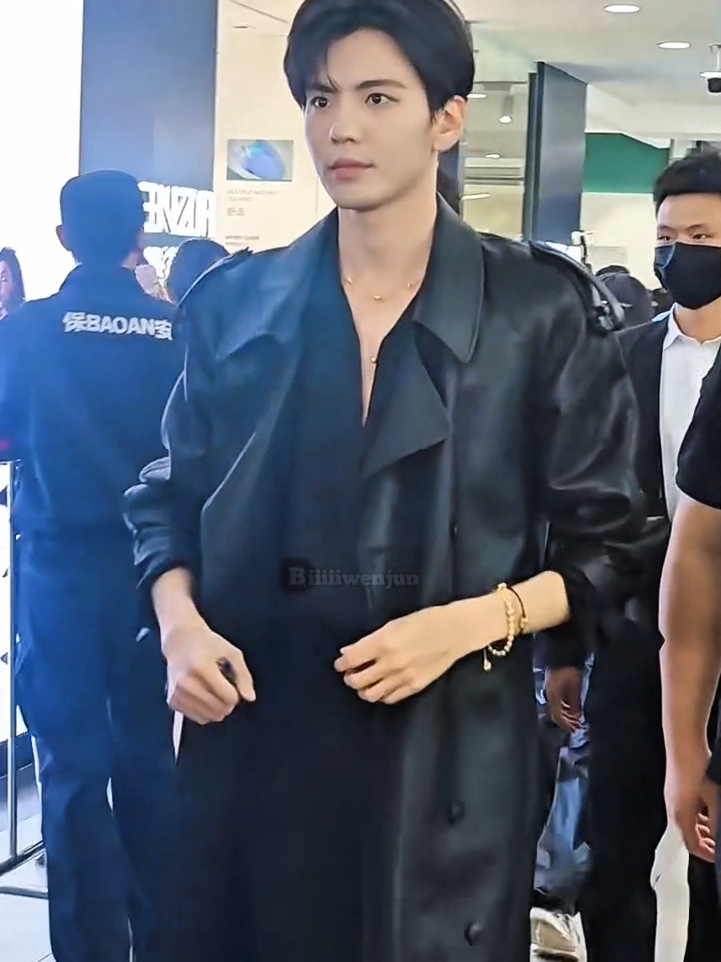 ลุคงานอีเว้นท์ หล่อ น่ารักมาก สร้อยข้อมือ ทำให้หล่อ หวาน มากขึ้นไปอีก🥰🥰 #ปี้เหวินจวิ้น  #biwenjun  #ปี้เหวินจวิ้นbiwenjun  #ปี้เหวินจวิ้น毕雯珺biwenjun  #biwenjunnex7 