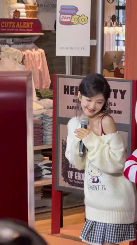 hello kitty tui iuu #chuongnhuocnam #xiaomimi #zhangruonan #章若楠 #xuhuong