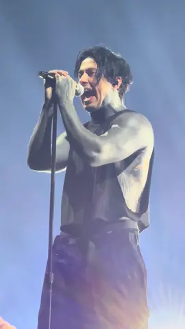@Falling In Reverse Ronnie, I just wanna talk for a second. What a performance you put on tonight in Vegas!! You thanked us for coming out but let us thank you! #fyp #planethollywoodlasvegas #lasvegas #fallinginreverse @Tommy Betti 