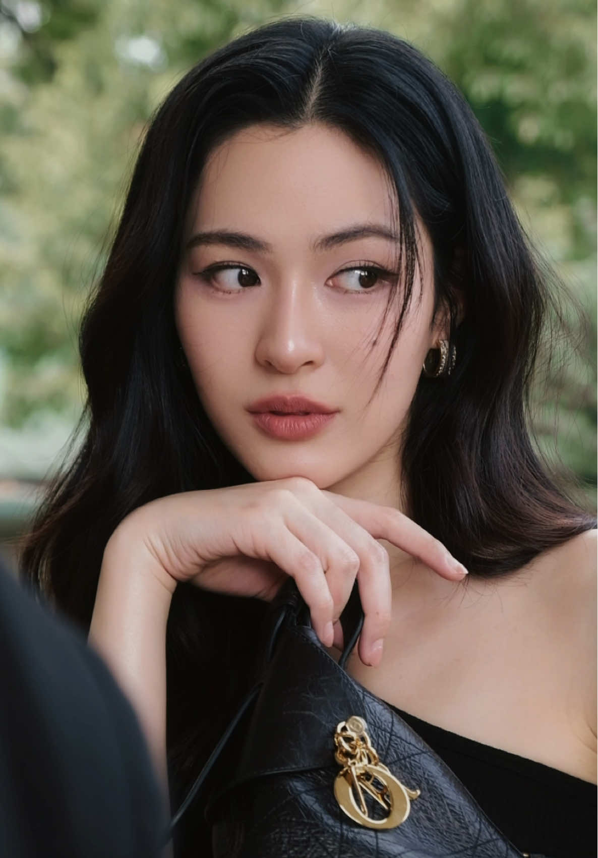 LINGLING x DIOR 🖤 @Lingling Kwong #dior #linglingkwong #parisfashionweek #makeup #หลิงหลิงคอง 