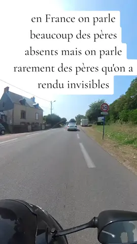 en France on parle beaucoup des pères absents mais on parle rarement des pères qu'on a rendu invisibles #fyp #papa #pere #enfant 