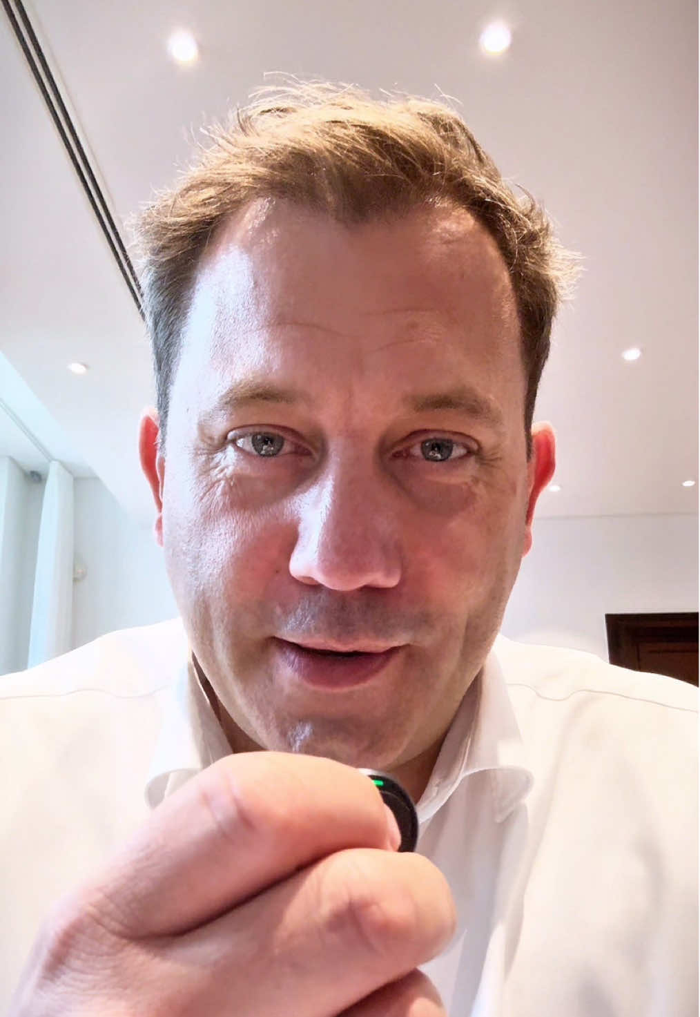 Moin! Ich nehme mir nächste Woche Zeit, eine Runde Fragen von euch zu beantworten. Kommentiert dieses Video mit dem, was ihr von mir als Finanzminister und Vizekanzler wissen wollt.