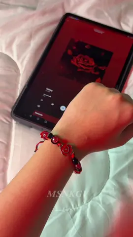 Rose bracelet ✨🌹 perfect pang gift🤭 #bracelet #giftideasforher #fyppppppppppppppppppppppp #fypage 