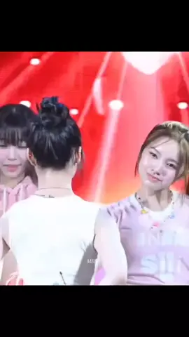 Finally nagamit ko din tong sound na'to😌😂 Original video from @menu_offcial ☺ @Elisia^^  #yunha #elisia #bbangduz #yunsia #fyp 