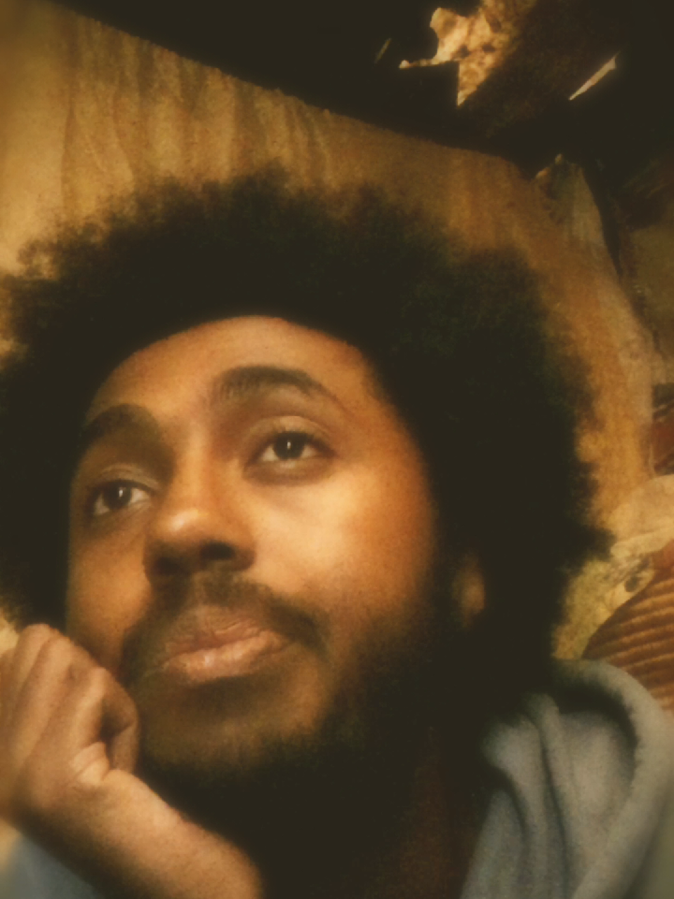 እየኖርኩ እየኖርኩ... በየአብስራ ፀጋ #ግጥም #fyp 