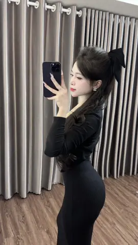 Hãy hôn em đi…  #xuhuongtiktok #xh #outfit #xuhuong 