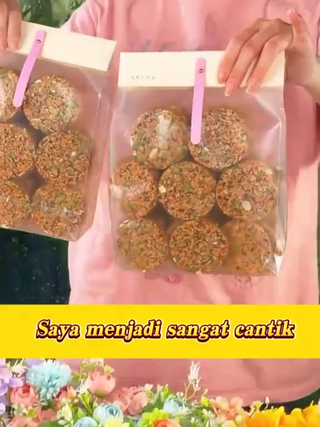 Bijirin penuh yang berkhasiat, rendah kalori, tanpa bahan tambahan – hanya ramuan sebenar yang anda boleh lihat. Dibakar secara handmade untuk kerangupan yang memikat, kaya dengan protein dan serat bagi menyokong gaya hidup sihat anda. Mulakan snek bijak anda hari ini!  #Foodie #cookies #ramadhan #menudiet #malaysia #fypシ #breakfastrecipes #mixnuts #breakfastfood #heathlyfood #heathly