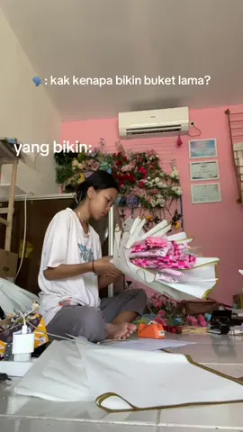 🧠: abis ini makan apa ya? - - - Masi aktif ya gaisss akunnya, cus ke ige aza! #buket #bouquet #florist #buketbanyuwangi #buketbanyuwangimurah 