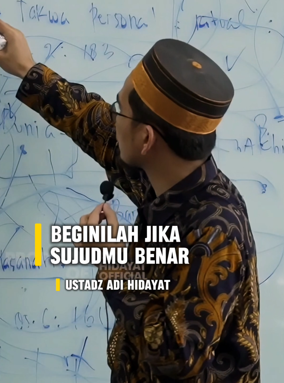 sujud itu indah, ketika kita berbisik dibumi tetapi terdengar dilangit #sujud #sholat #bukusholat #tuntunansholat 