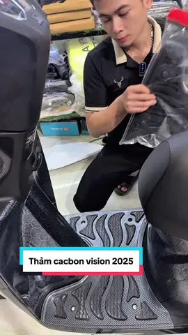 Thảm lót sàn cacbon gắn cho xe vision 2021-2025 #thamlotsanvision2024 #thamlotsan #thamdechanvision #viralvideo #xuhuong 
