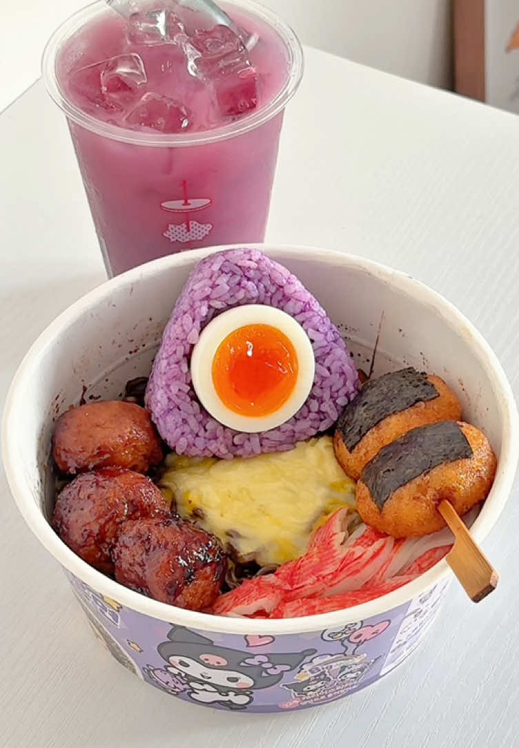 Eat kuromi instant noodles🥢#asmr #asmrfood #satisfying #kuromi #sanrio #lunch #tiktokfood #noodles 