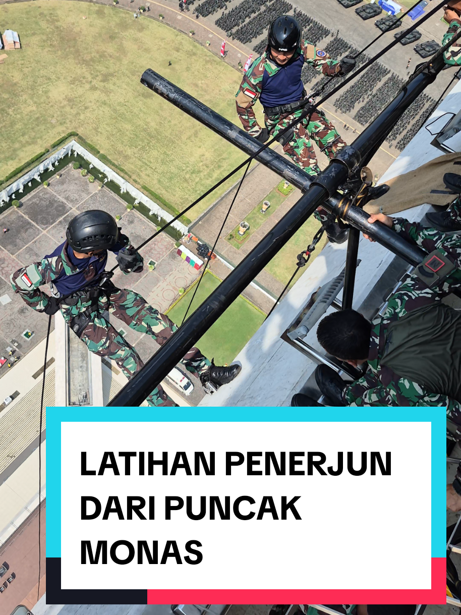 Latihan Penerjun dari atas puncak Monas untuk Persiapan HUT TNI KE 80 pada 5 Oktober 2025 di Monas. #huttni #Monas #konser #konsergratis #makangratis 