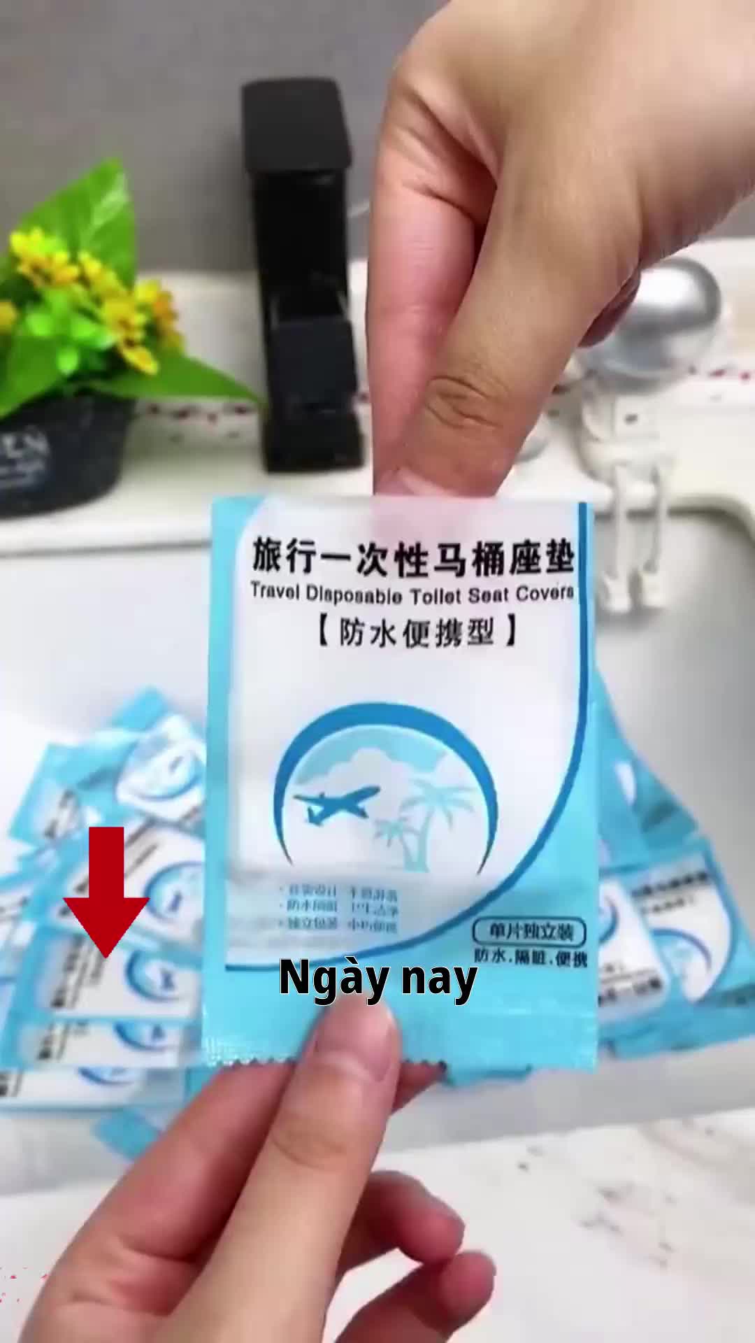 Bệ ngồi bồn cầu dùng một lần có thể được sử dụng ở khách sạn và các điểm tham quan. Chúng sạch sẽ và tiện lợi! 