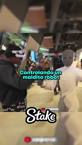Speed queda en SHOCK  después de controlar al  robot más avanzado de la  historia 😂🔥 #ishowspeed #speed #tecnologia #traduccion #streamer 