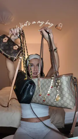 AD | What‘s in my bag with my new bag from @Uootd_official 🔗 In my Bio  Code: „ayse“ to get 10% off 💓  #newbag #whatsinmybag #fy #viral #lowbudgetbag  @Albaris🫦 @laneige_us @Sephora Deutschland @KIKO Milano @NARS Cosmetics @Douglas Cosmetics @Charlotte Tilbury 