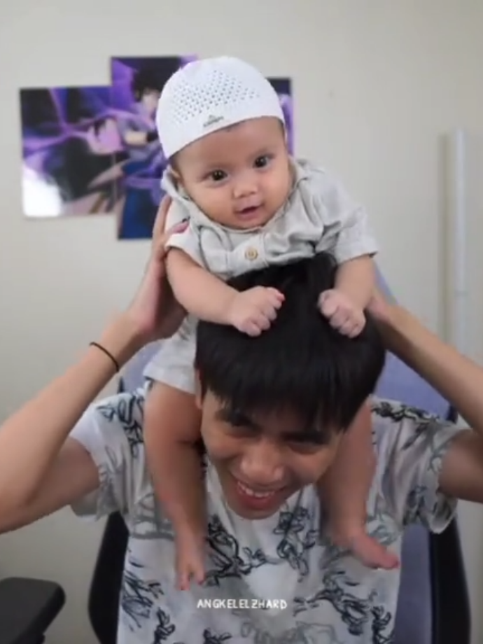 lucu banget😭 #elzhard #elzhardrahadianaskara #elkerung #dedekbayi #masyaallah 
