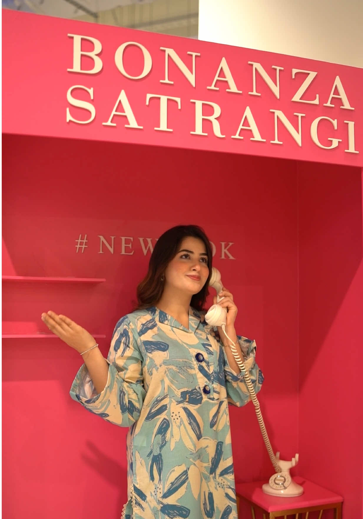 I went on the most amazing shopping spree to avail Bonanza Satrangi's Double Discounts Sale! The deals were incredible. I grabbed so many new clothes for myself and the family, make-up and fragrances. 🤩 You can get upto 60% off on all categories & flat 30% on new arrivals – instore & online. I truly didn't want to miss it, and I'm so glad I rushed over before time ran out! So, hurry up, and grab all your essentials before this Sale finishes!😍🫰🏻 #BonanzaSatrangi #BonanzaSatrangiBeauty @Bonanza Satrangi #DoubleDiscounts #LiveNow 