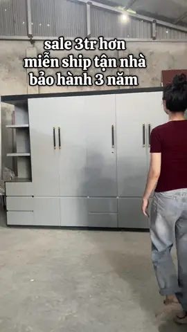 Thiết kế hiện đại, nhiều ngăn tiện lợi, kèm hộc kéo rộng rãi.Chất liệu bền đẹp, màu xám sang trọng dễ phối nội thất. 	•	Kích thước lớn, phù hợp cho gia đình cần nhiều không gian  	•	Bảo hành 3 năm 	•	Miễn phí ship & lắp đặt tận nhà #xuhuongtiktok #xuhuong #nhuadailoan #viraltiktok #noithatdep 