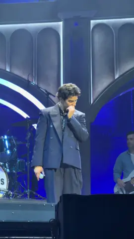 Crying throwing up  @joejonas if you’re reading this I love you  #jonasbrothers #jonas #jonasbrothersconcert #joejonas #sacramento