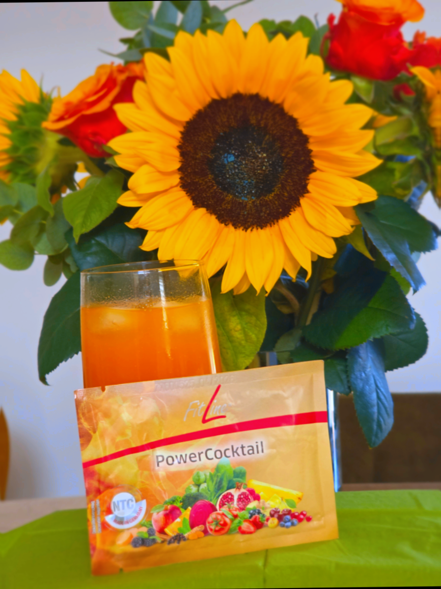 Știai că Power Cocktail FitLine îți oferă peste 30 de vitamine și minerale, plus fibre și probiotice?  Îți sprijină digestia, îți crește nivelul de energie și te ajută să te concentrezi mai bine pe tot parcursul zilei. E soluția simplă pentru o rutină matinală sănătoasă și echilibrată. #PowerCocktail #FitLine #EnergiePozitiva #RutinaDeDimineata #HealthyLifestyle 