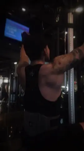 ra ảnh chăm đi tập gym để chiều mấy tiểu bảo bối cỡ này:)) #junpham #phamduythuan #traidepvietnam #chunchip #xuhuong 